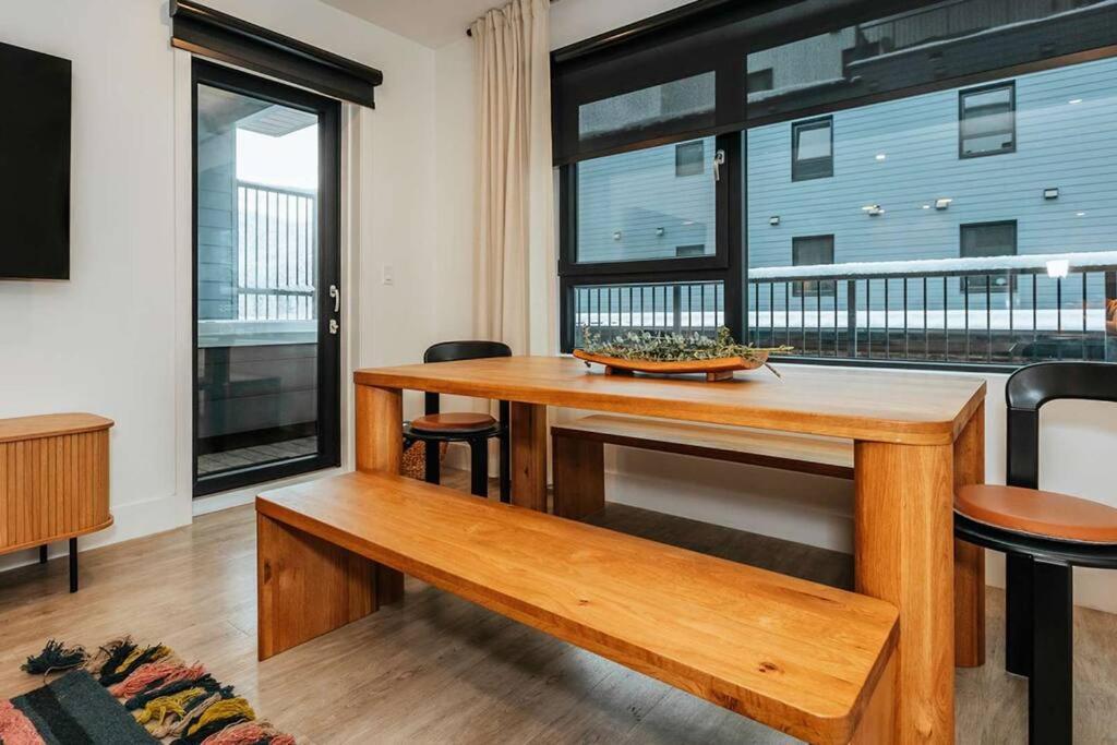 Tally Ho By Revelstoke Vacations Exterior photo